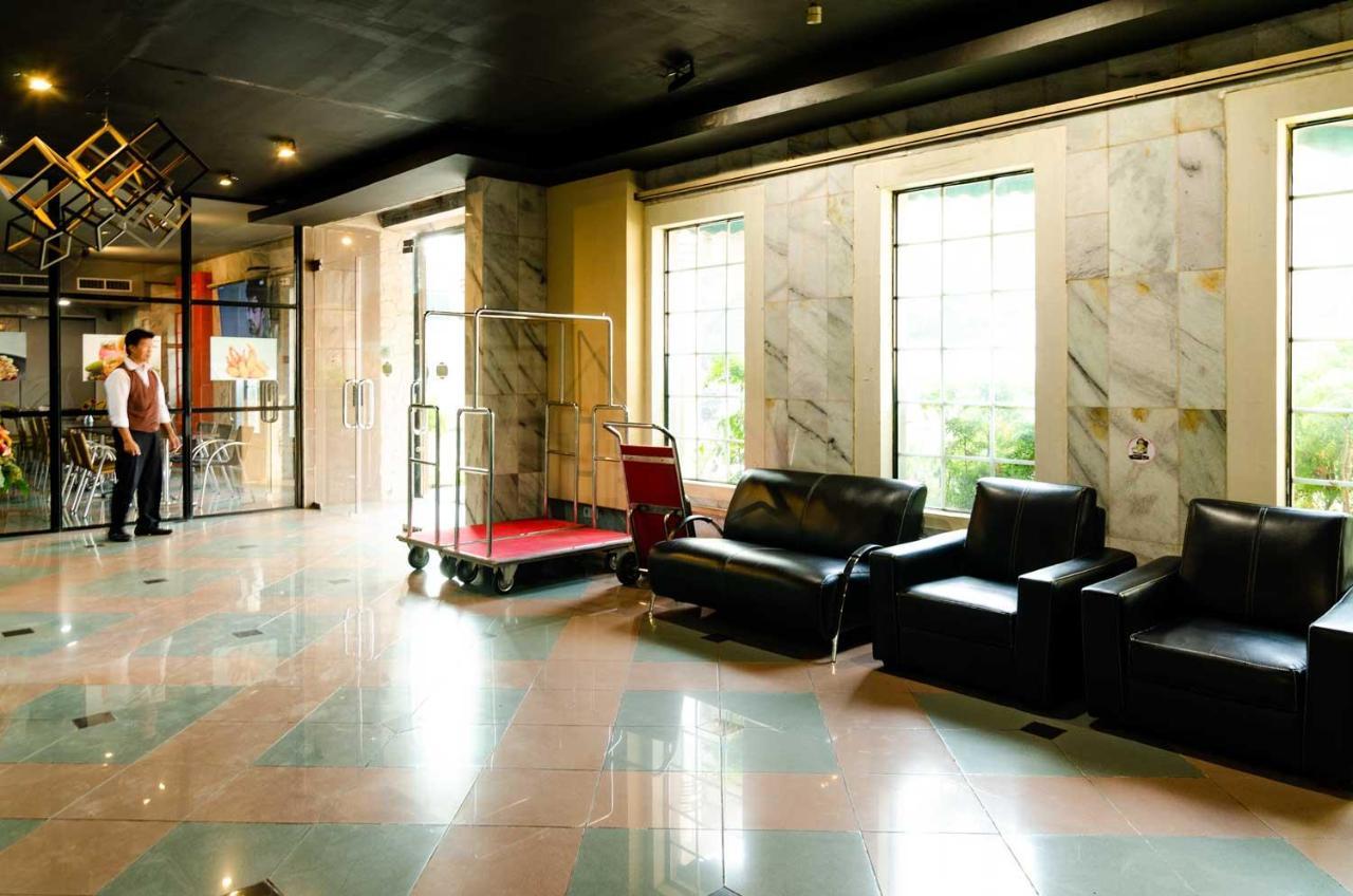 Hotel Peninsula Mangga Besar ג'קרטה מראה חיצוני תמונה