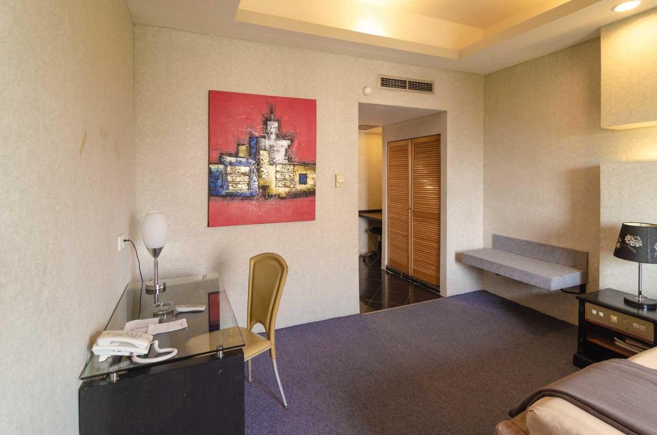 Hotel Peninsula Mangga Besar ג'קרטה מראה חיצוני תמונה