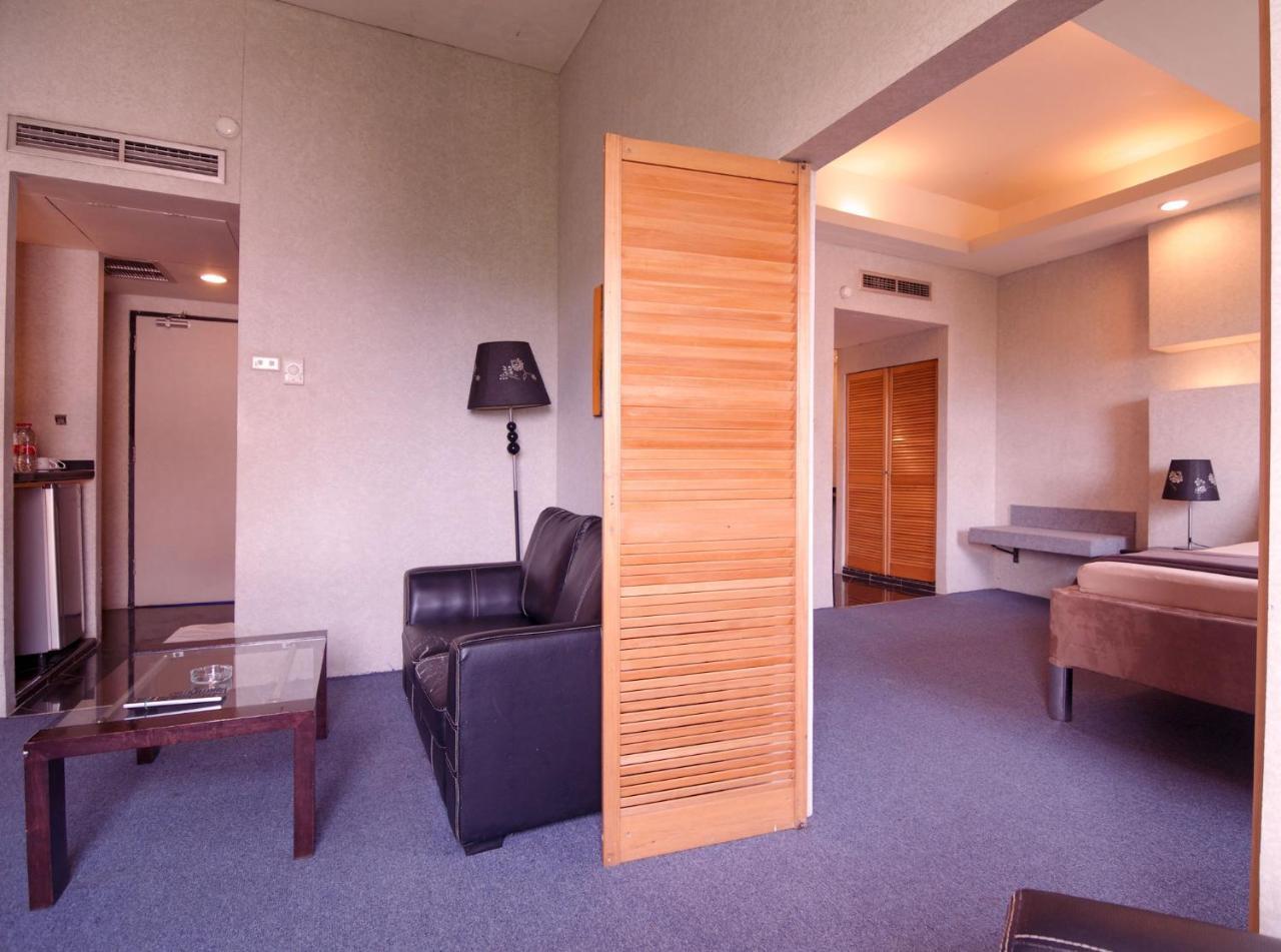 Hotel Peninsula Mangga Besar ג'קרטה חדר תמונה