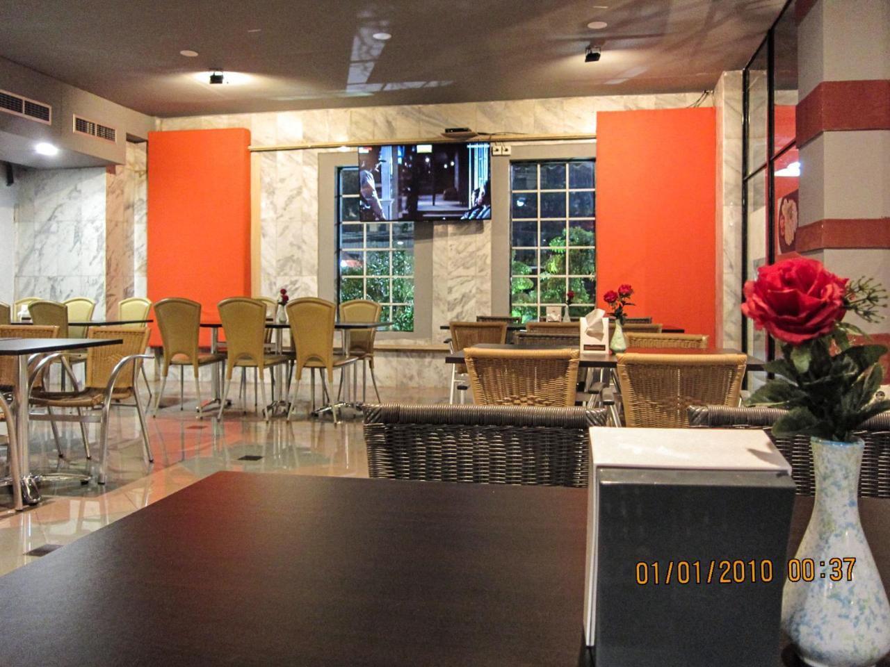 Hotel Peninsula Mangga Besar ג'קרטה מראה חיצוני תמונה