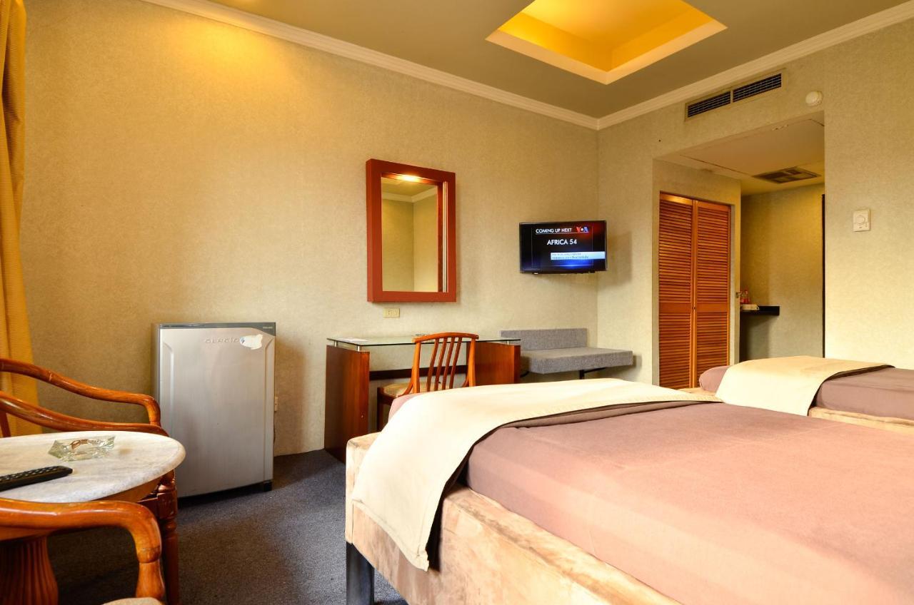 Hotel Peninsula Mangga Besar ג'קרטה מראה חיצוני תמונה