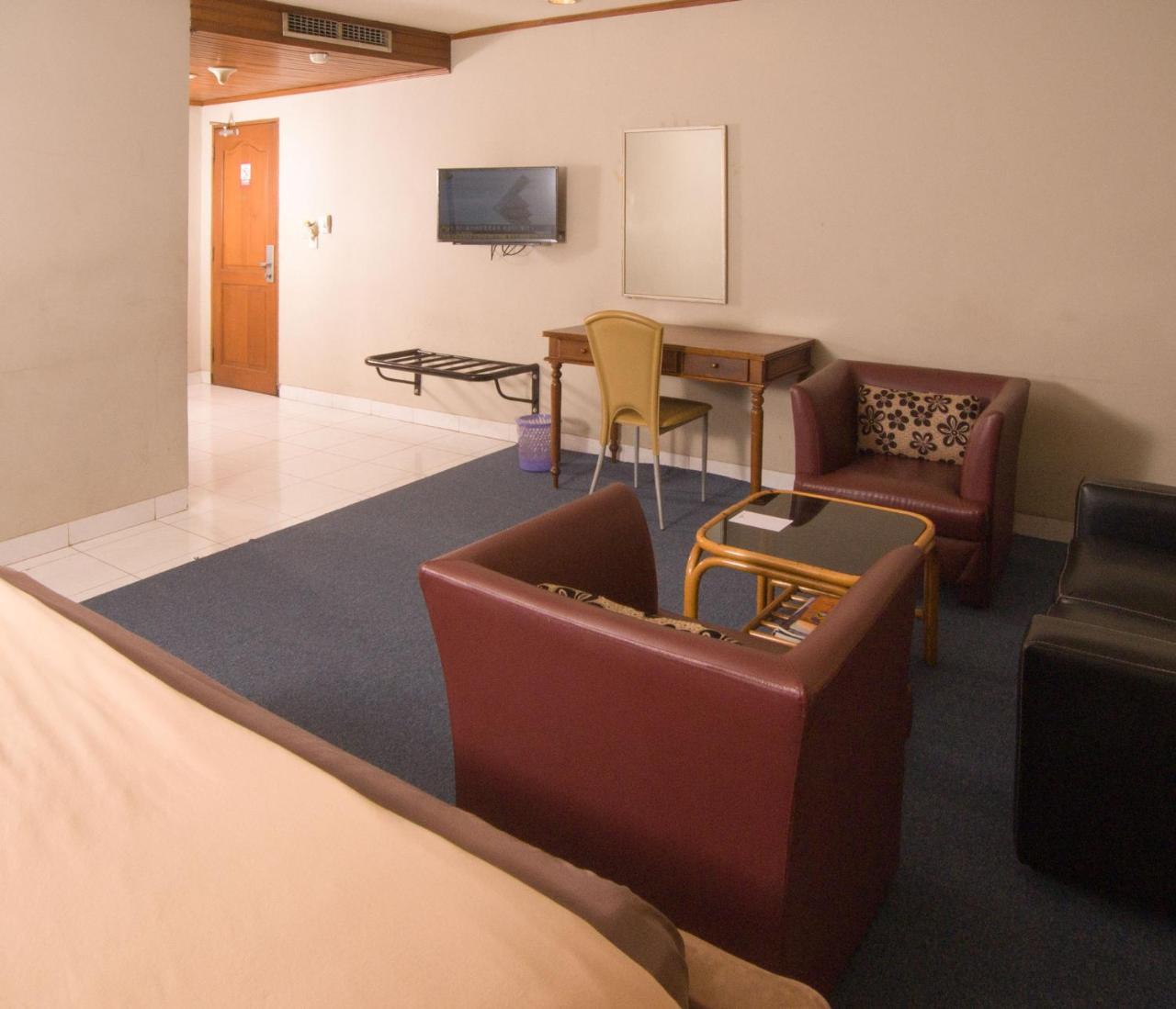 Hotel Peninsula Mangga Besar ג'קרטה מראה חיצוני תמונה